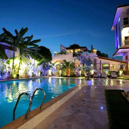 Deluxx Boutique Hotel Sihanoukville Luaran gambar